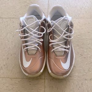 These are some men Nike Kevin Durant. They’re a size 10.5